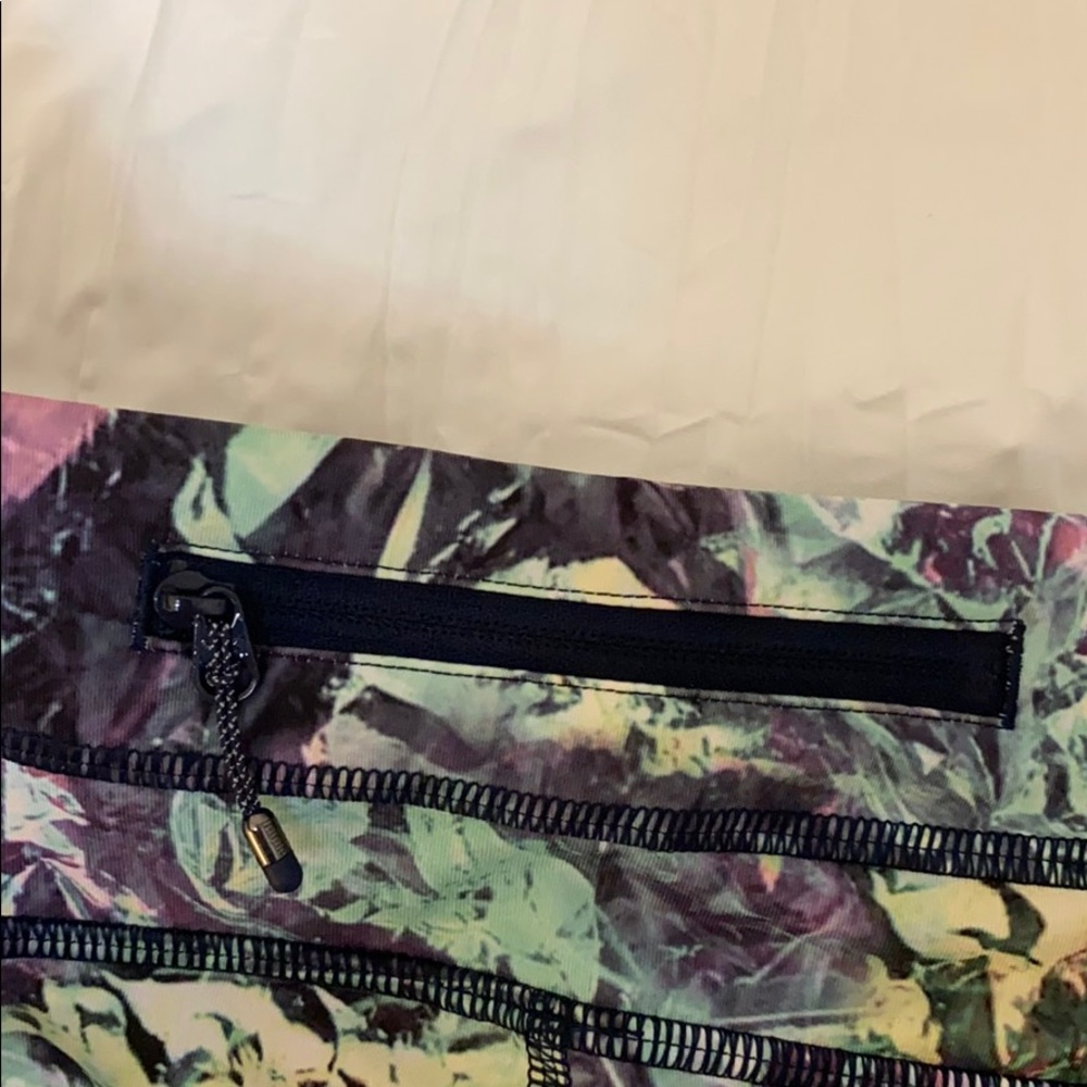 Lululemon leggings - Picture 4 of 5